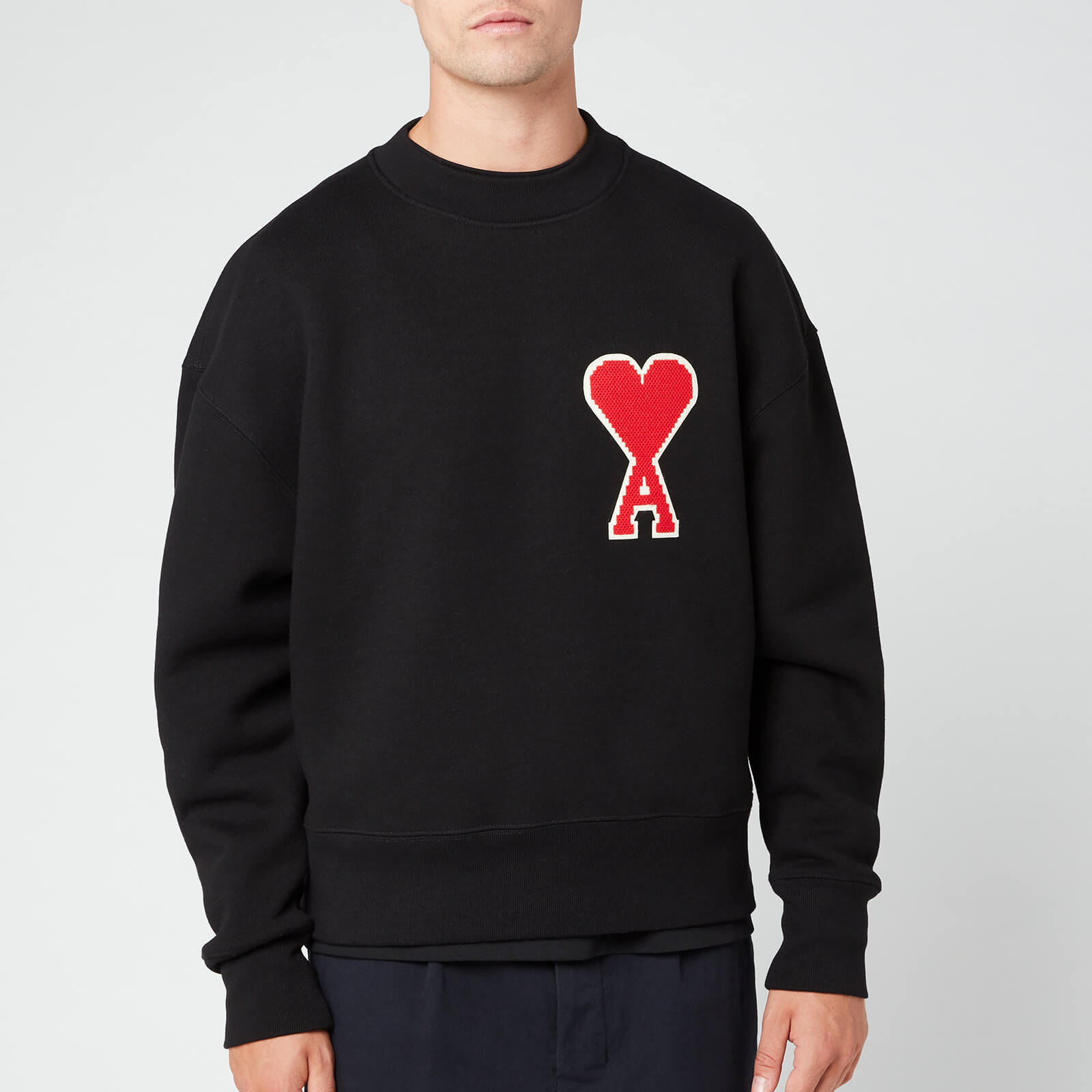 AMI Men s Sweat Big Ami Coeur Patch Sweatshirt Noir S Coggles