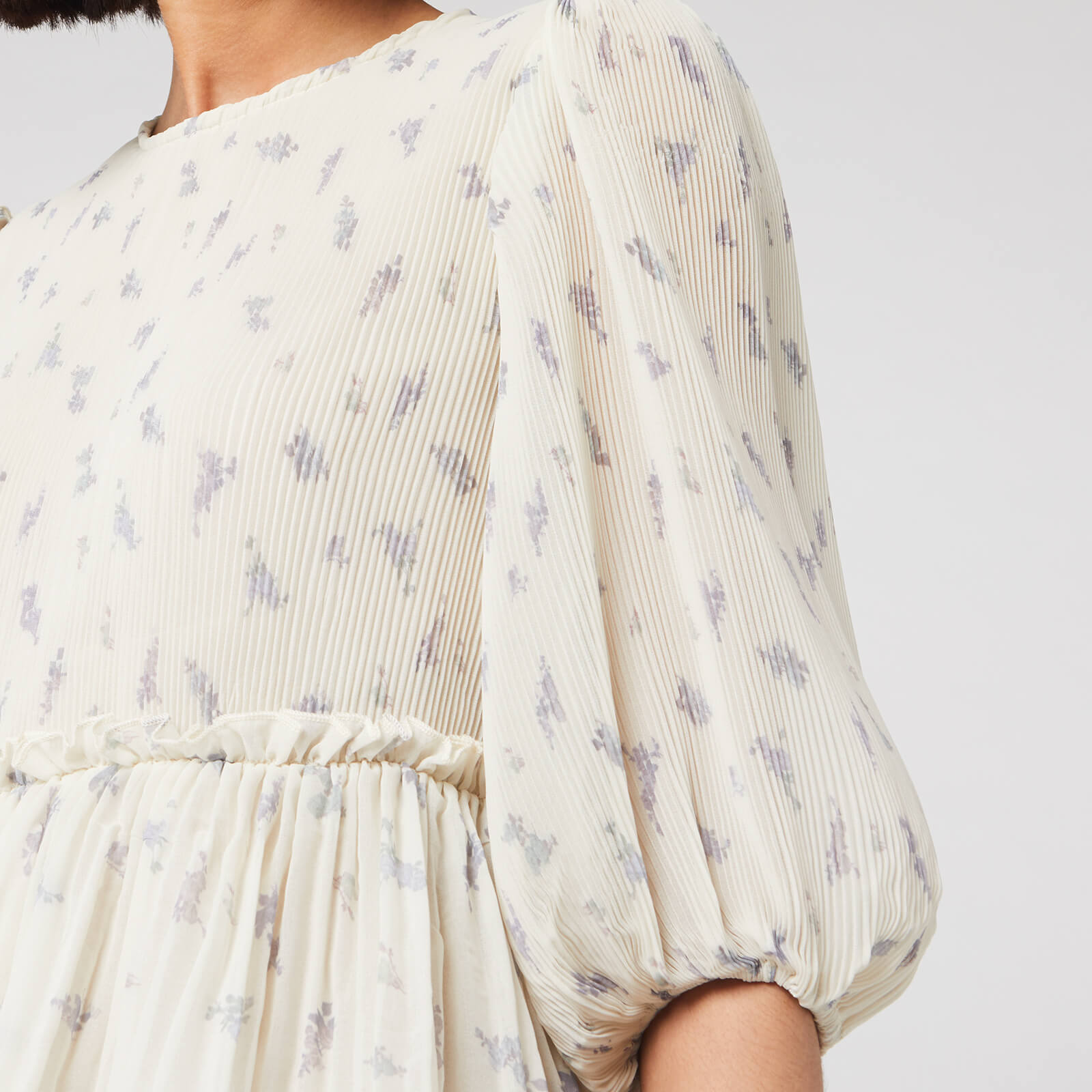 【セール】国内入荷済み♪Ganni Pleated ette ワンピ 楽天市場】GANNI ガニー ワンピース Pleated Georgette Flounce