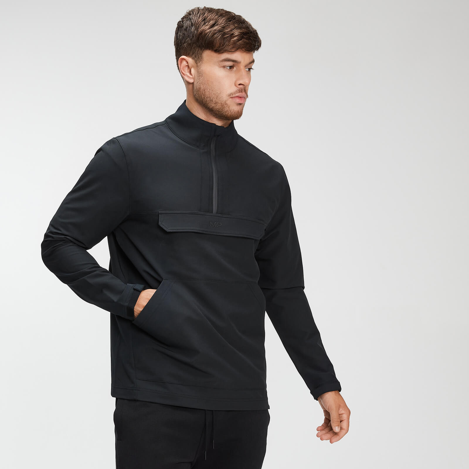 Men's Essential Cagoule | Black | MYPROTEIN™