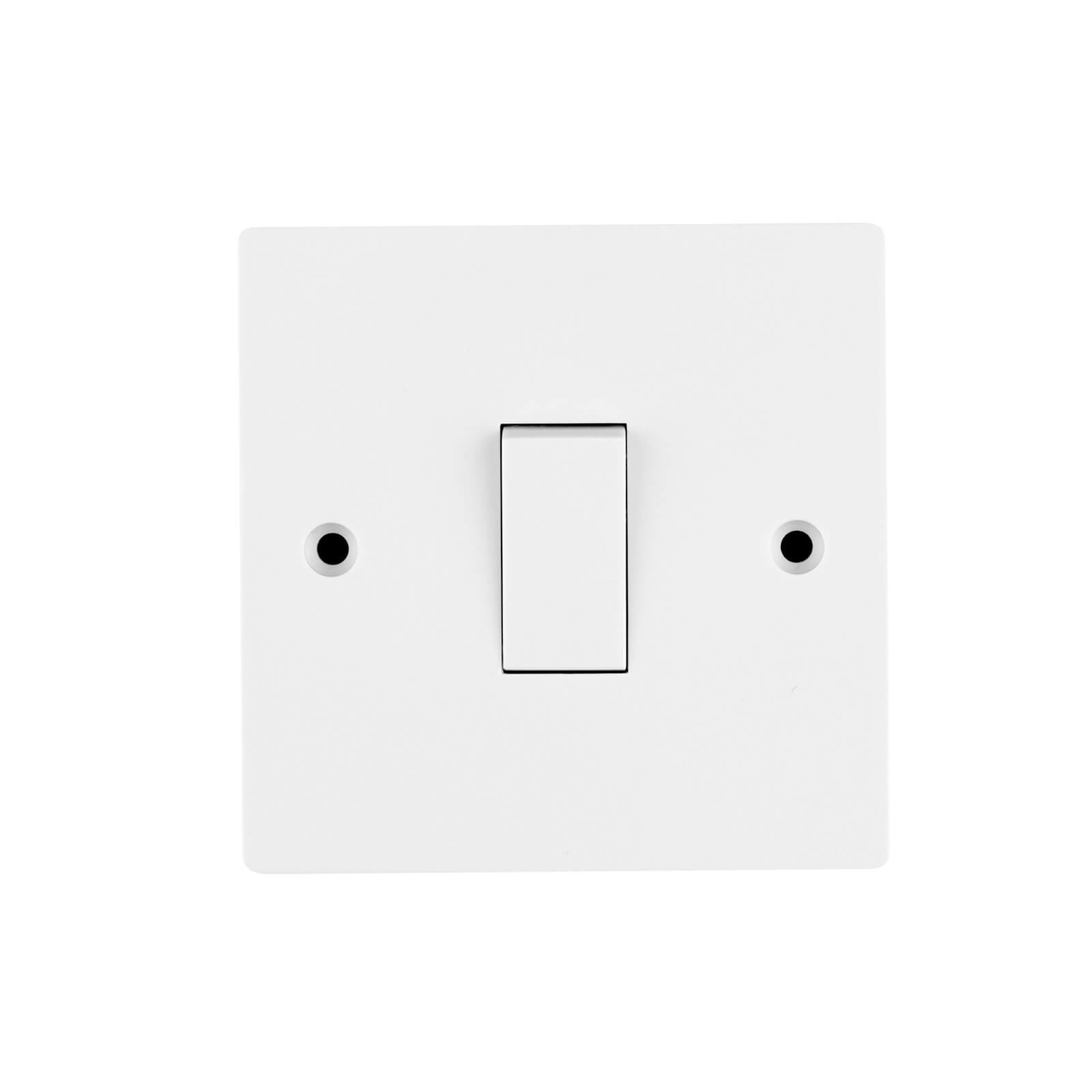 Arlec Square Edge 10 Amp 1 Gang 2 Way Intermediate Switch White