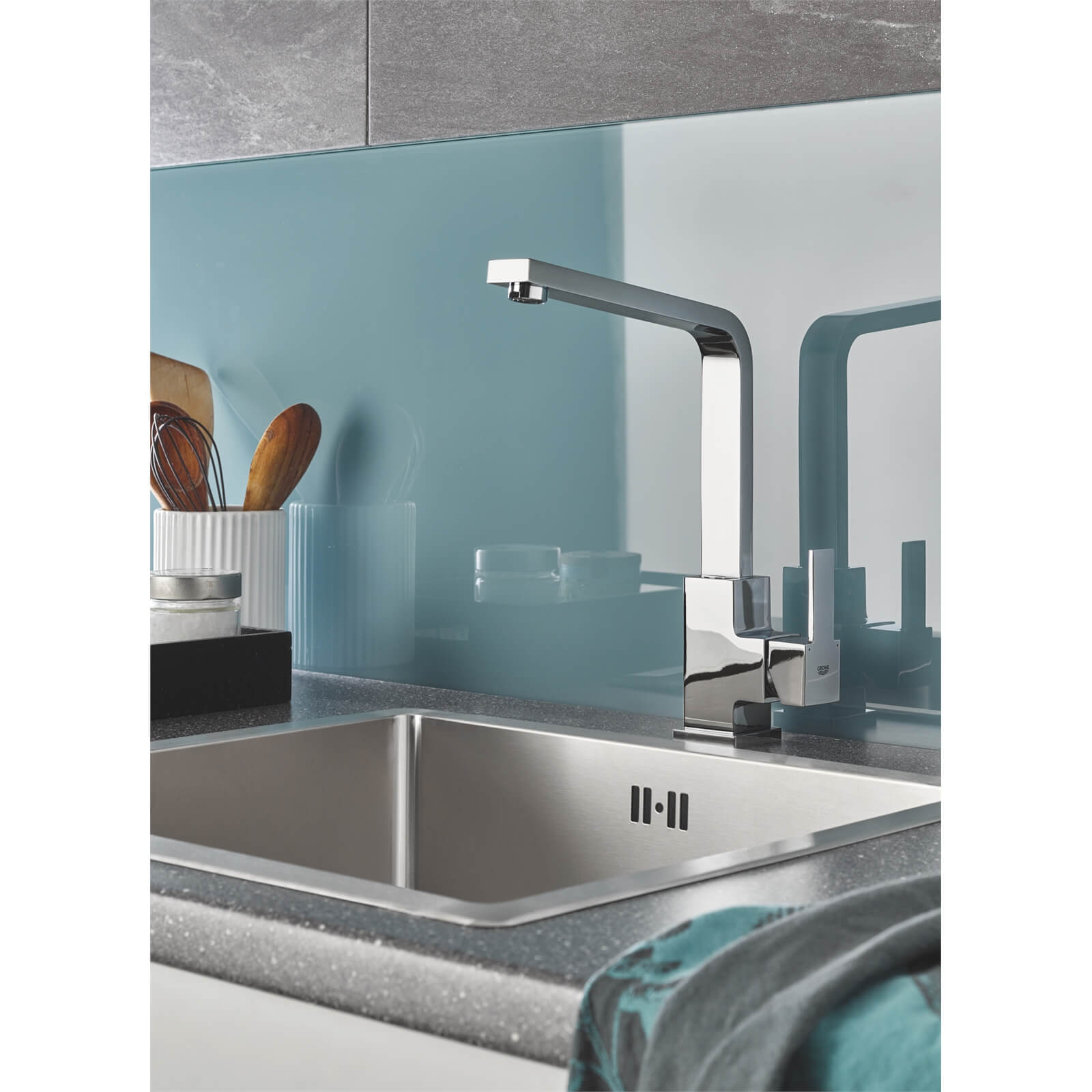 GROHE Sail Cube Kitchen Tap