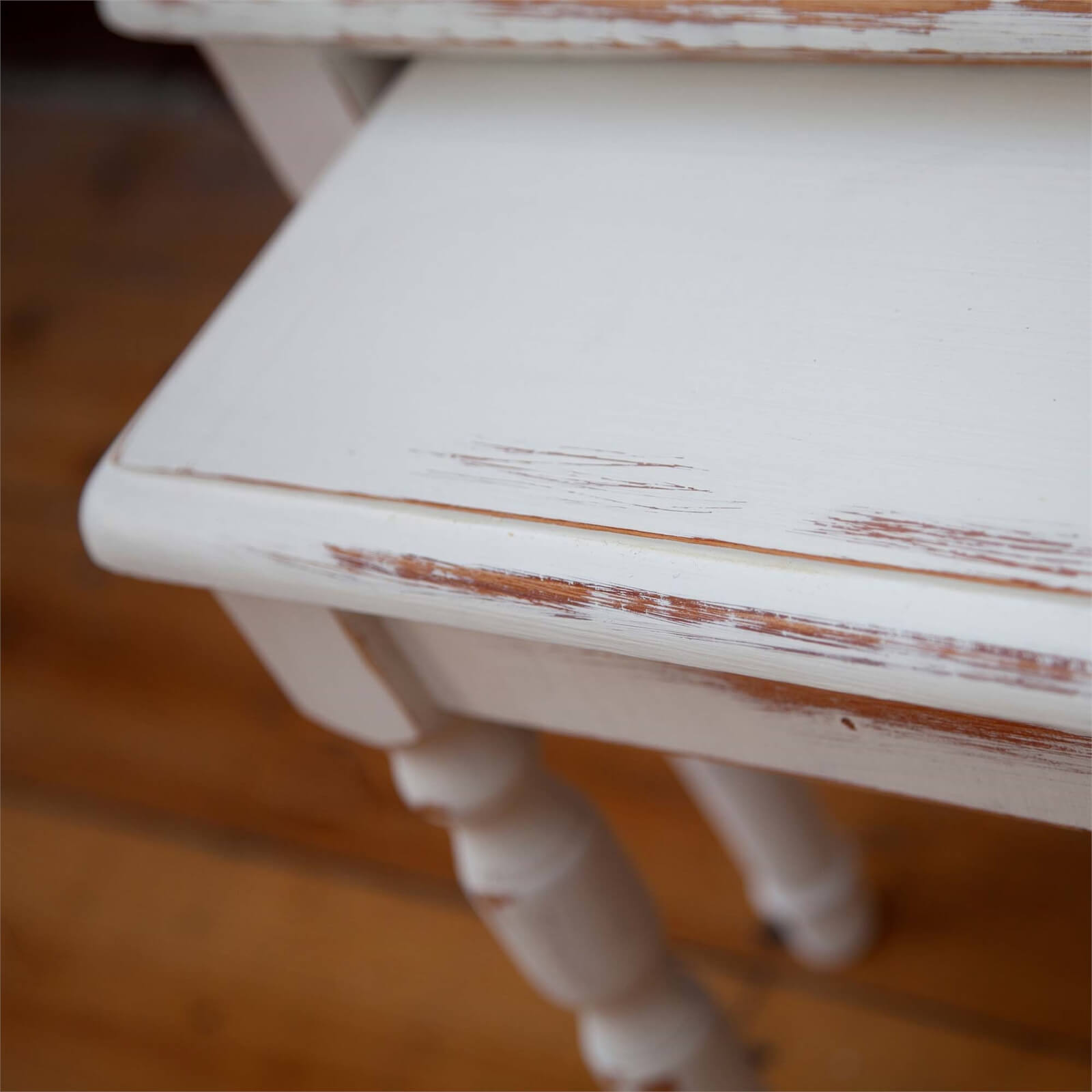 Rust-Oleum Chalky Finish Furniture Spray Paint Chalk White - 400ml