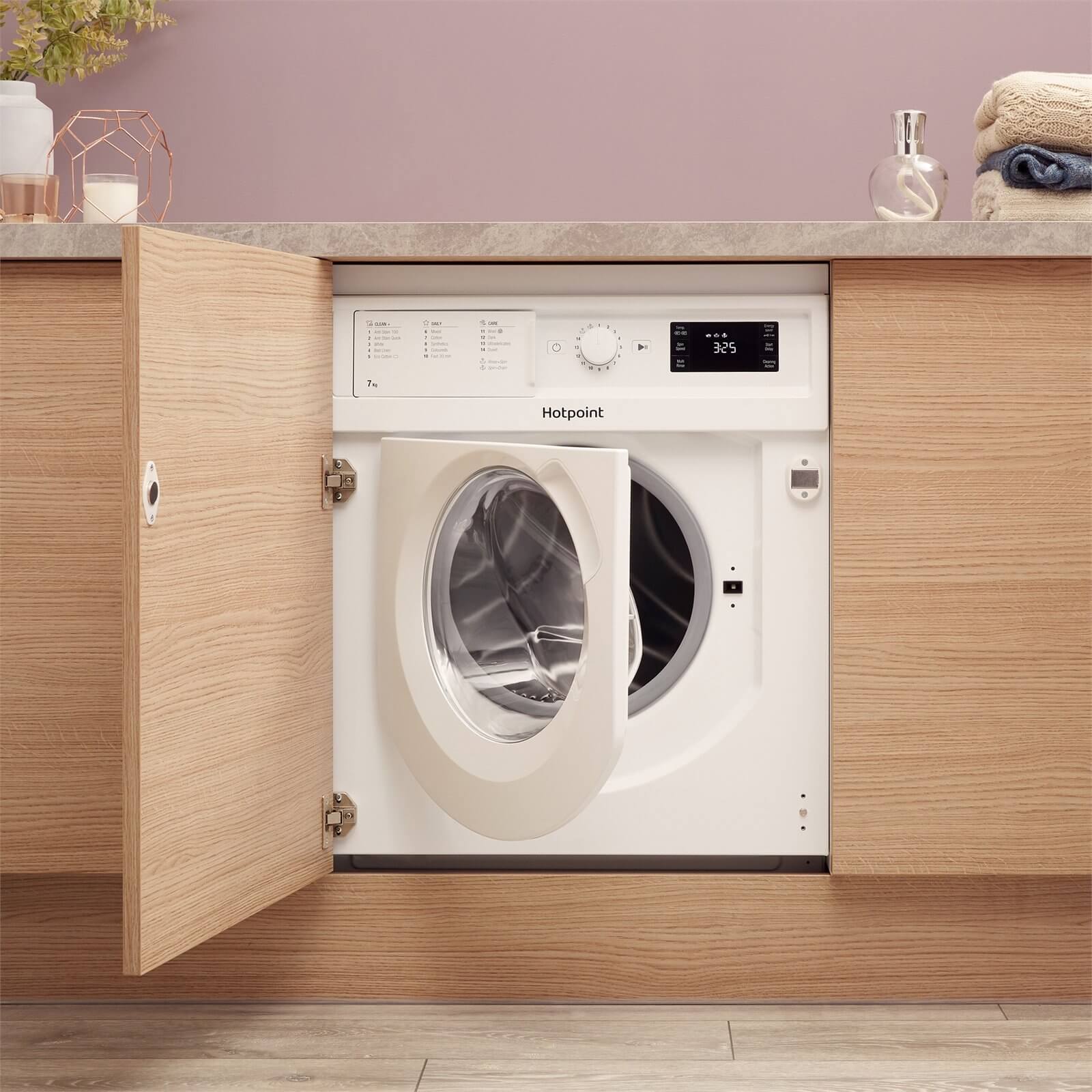 Hotpoint BI WMHG 71484 Uk Integrated Washing Machine - White