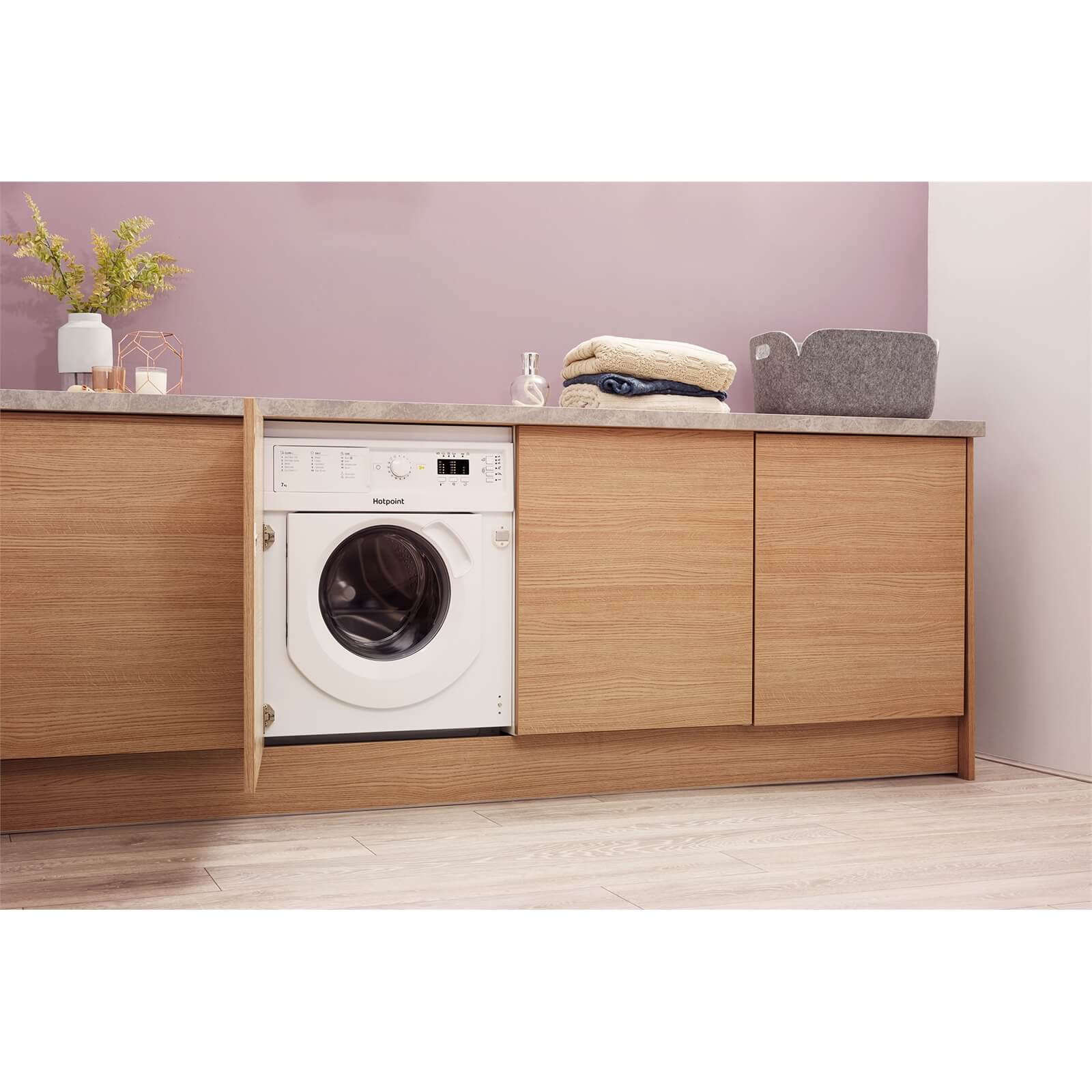 Hotpoint BI WMHL 71453 UK Integrated Washing Machine - White