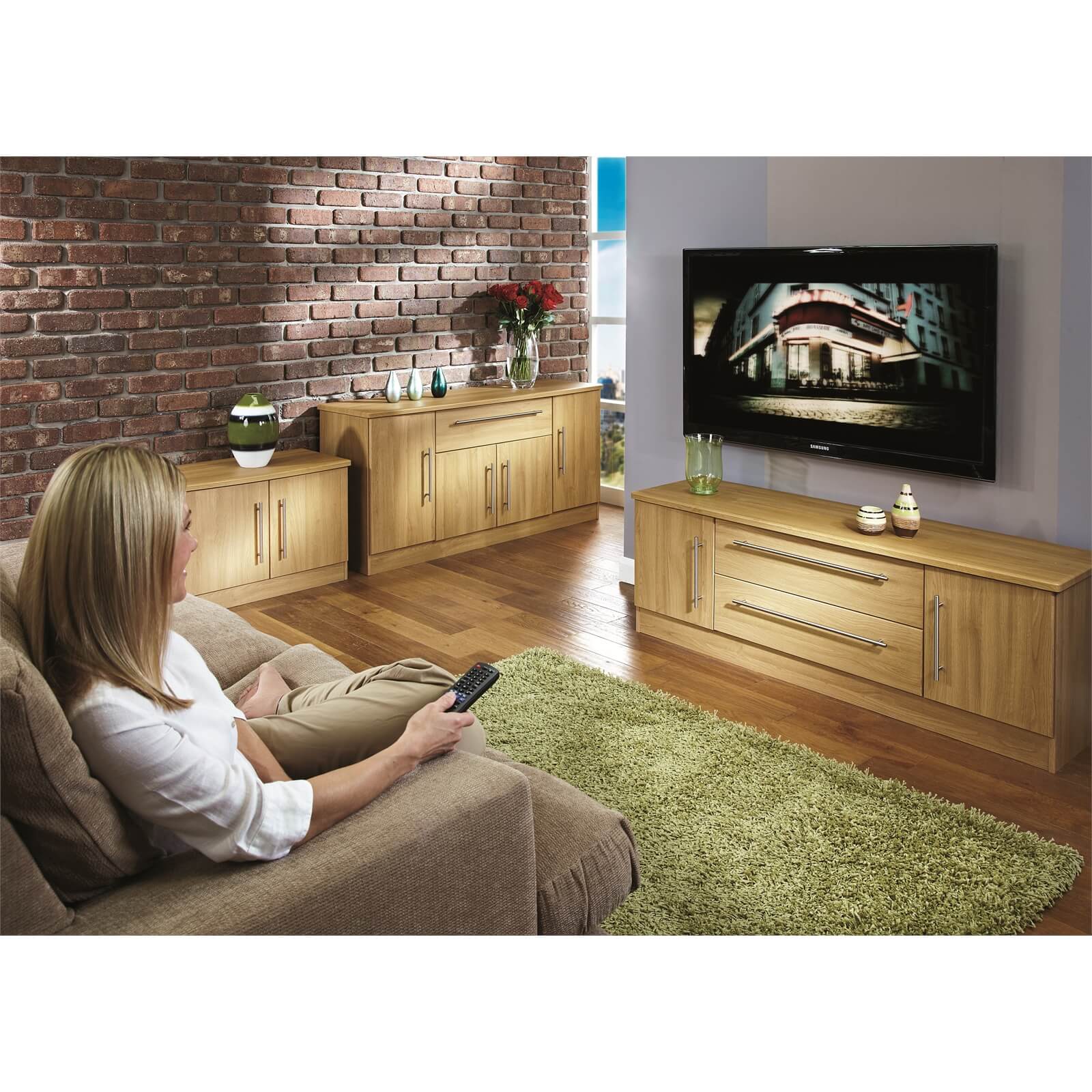 Siena Wide 2 Door 2 Drawer TV Unit - Modern Oak