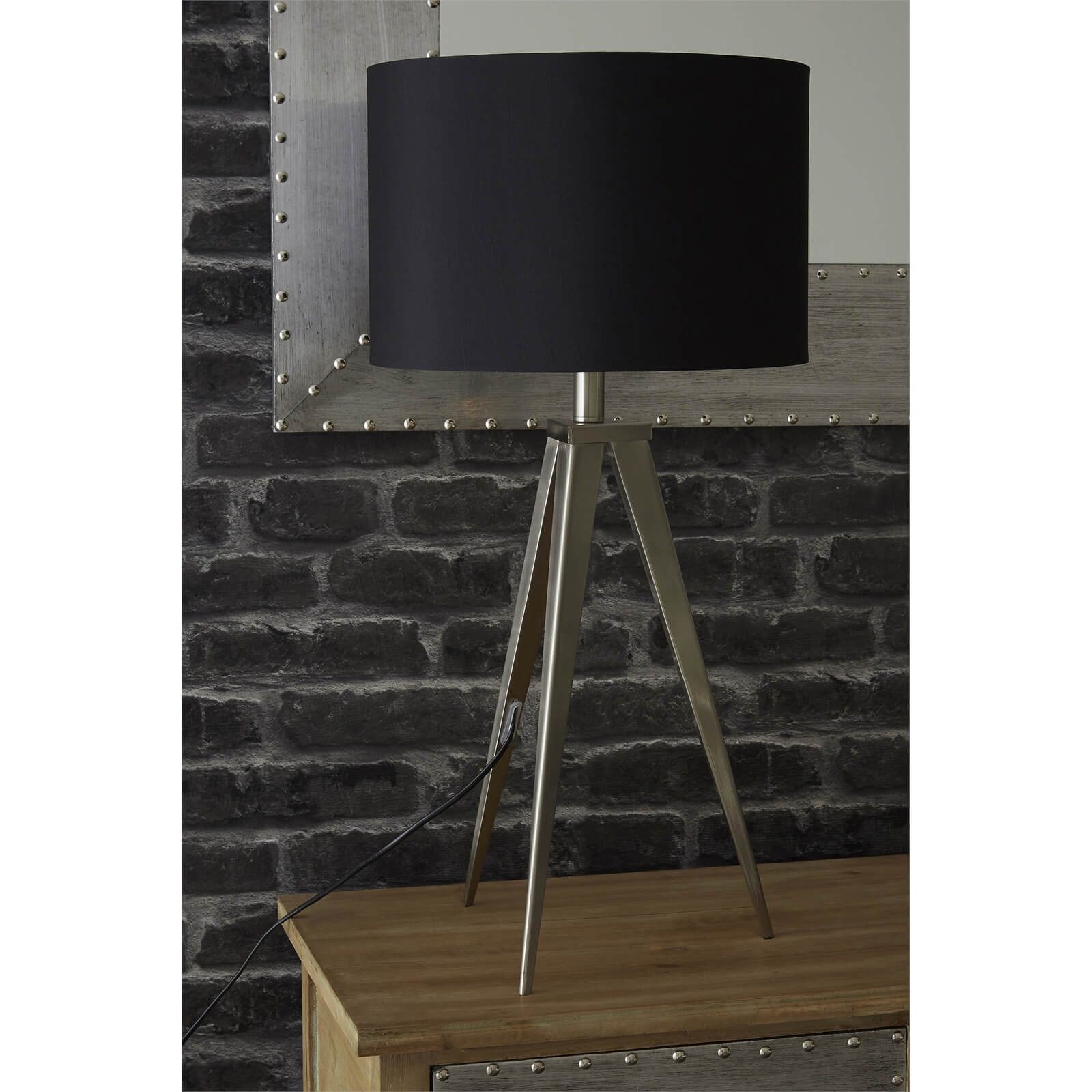 Tripod Feature Lamp