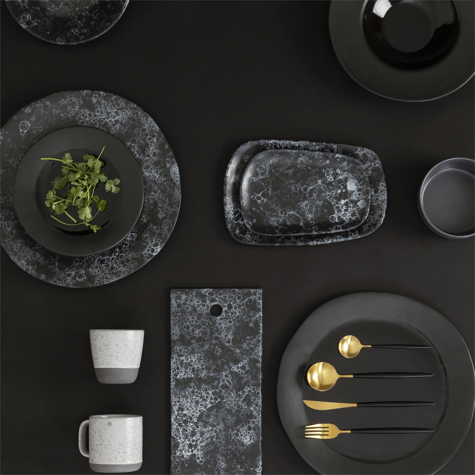 Hygge Pizza Plate - Black Faux Marble