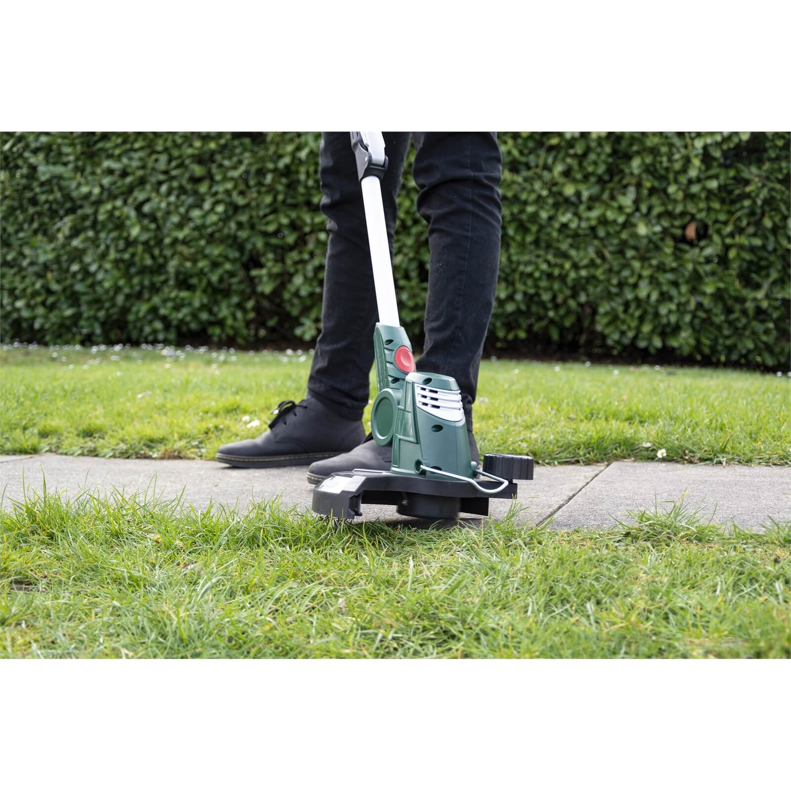 Webb 20V Linetrimmer With Battery Charger