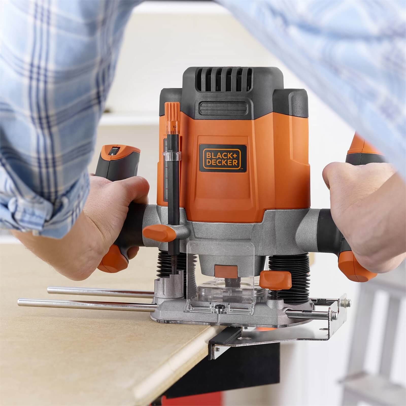 BLACK+DECKER 6.35mm 1200W Corded Plunge Router with Accessories (KW1200EKA-GB)
