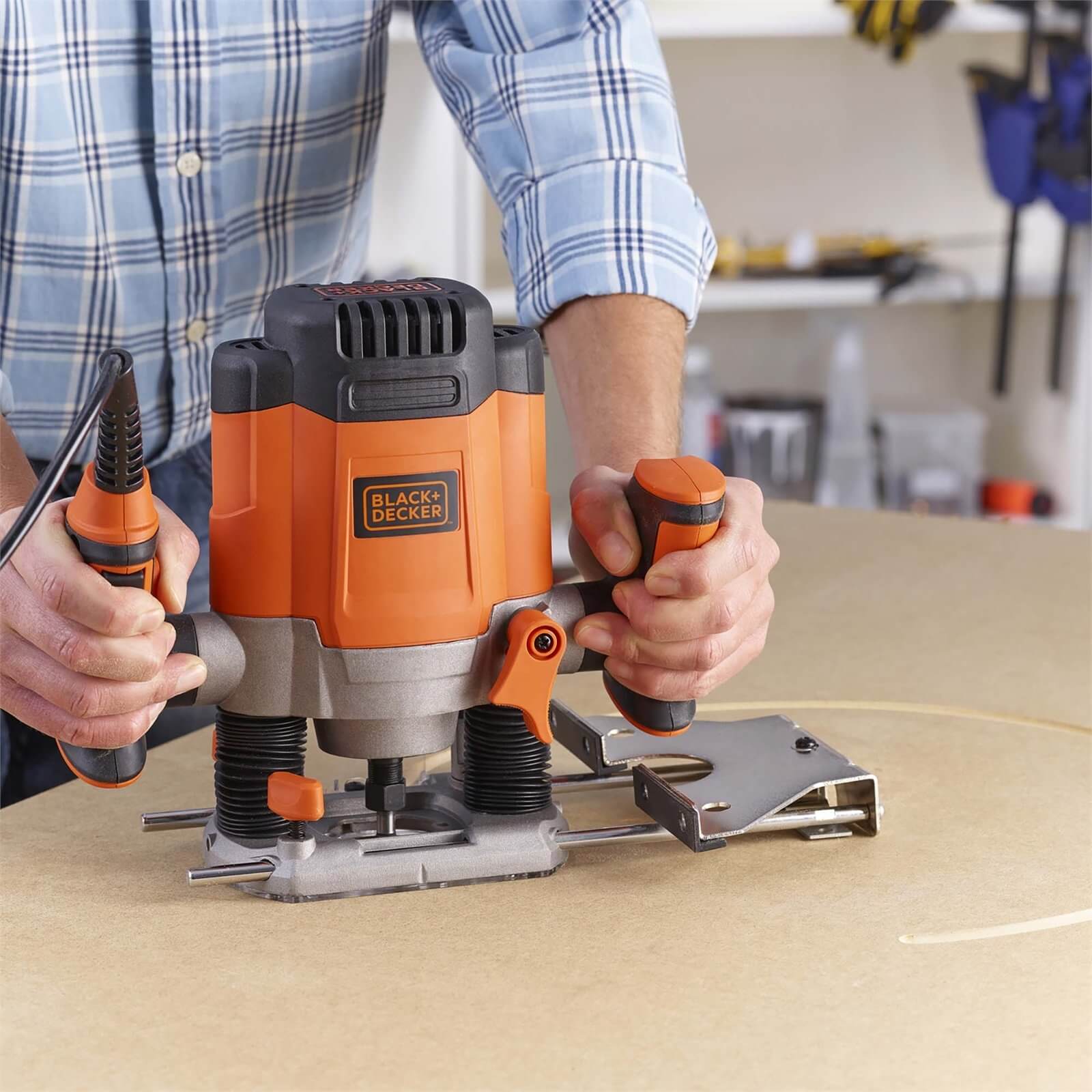 BLACK+DECKER 6.35mm 1200W Corded Plunge Router with Accessories (KW1200EKA-GB)
