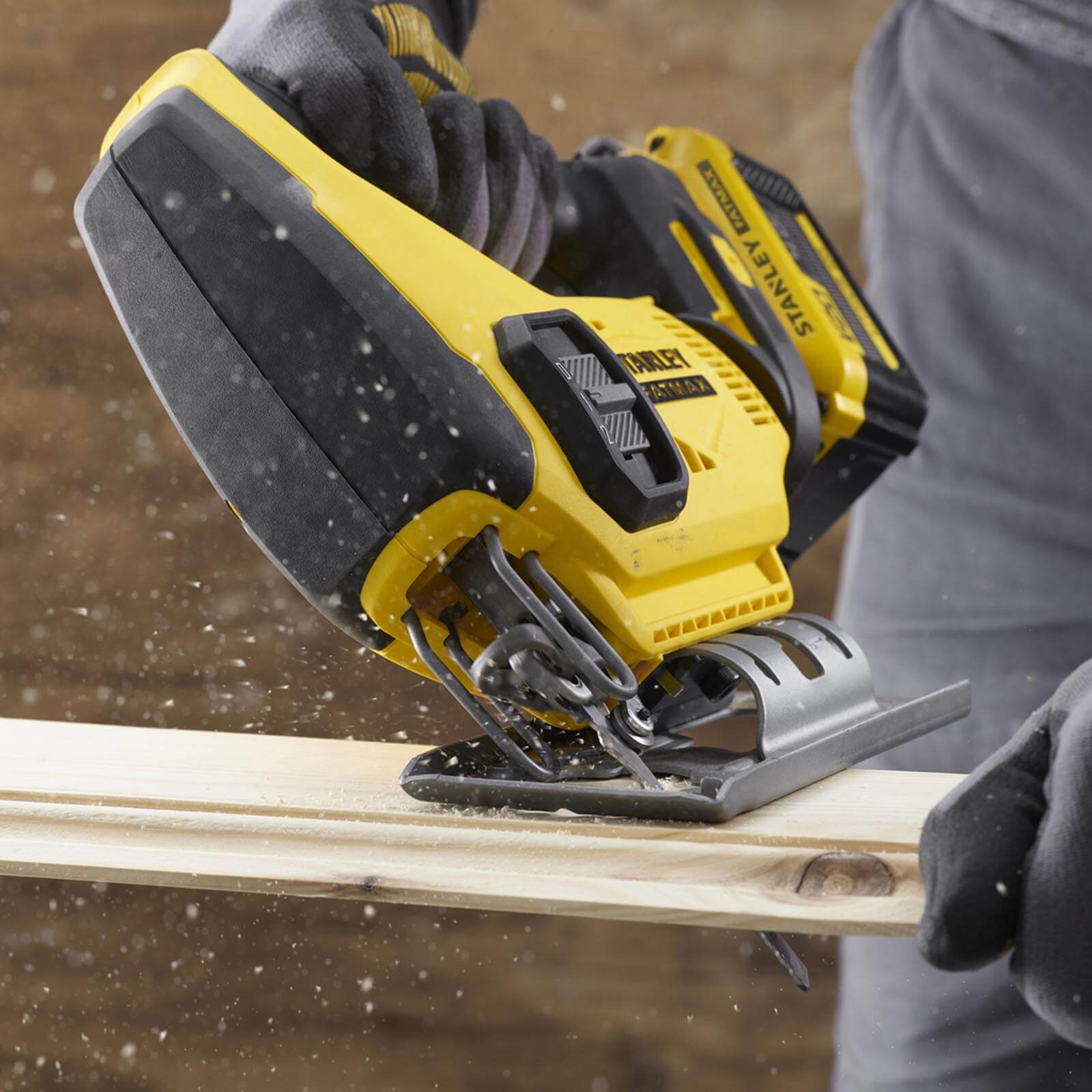 STANLEY FATMAX V20 18V Cordless Jigsaw with Blade and Kit Box (SFMCS600D1K-GB)
