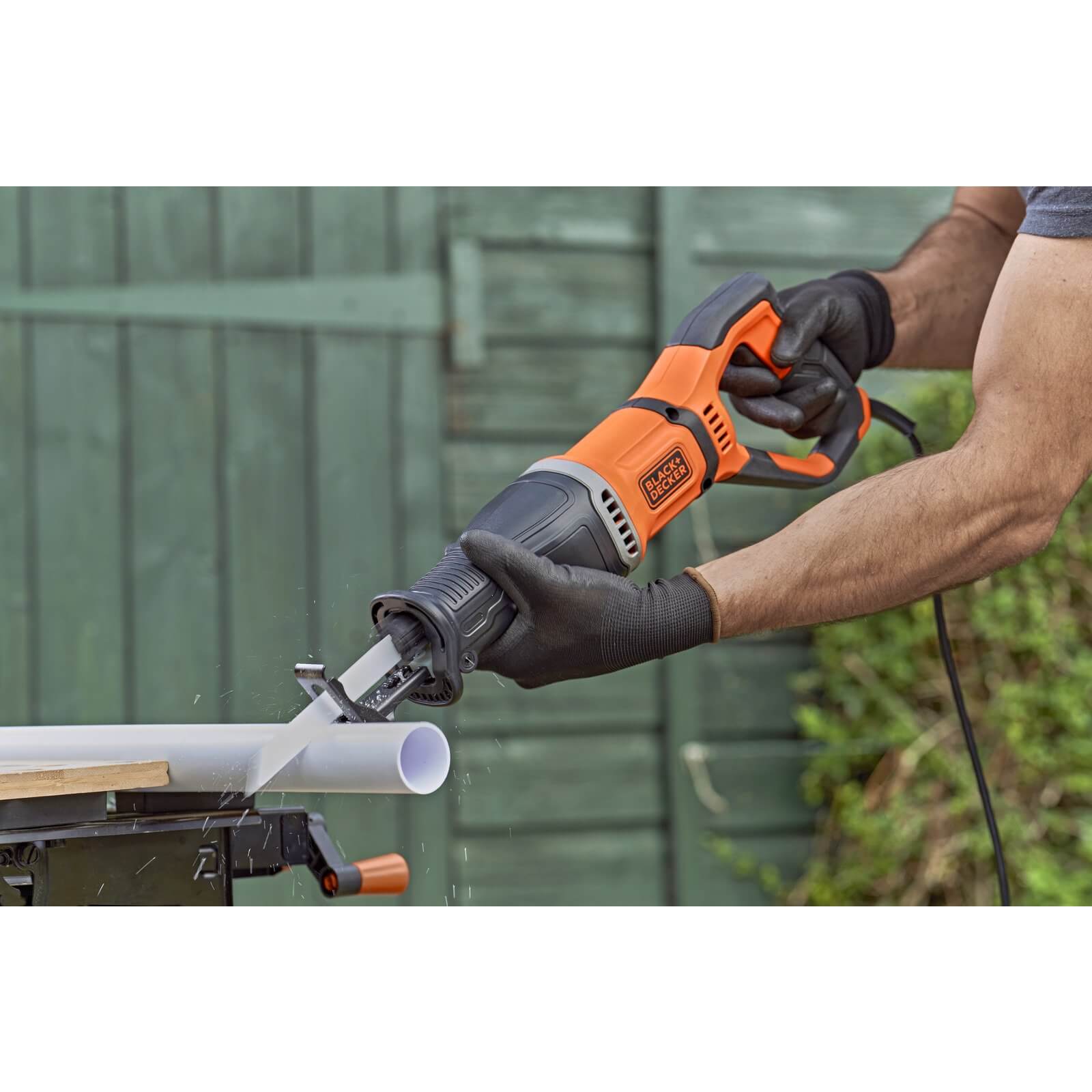 BLACK+DECKER 750W Corded Reciprocating Saw with Branch Holder and Blades (BES301-GB)