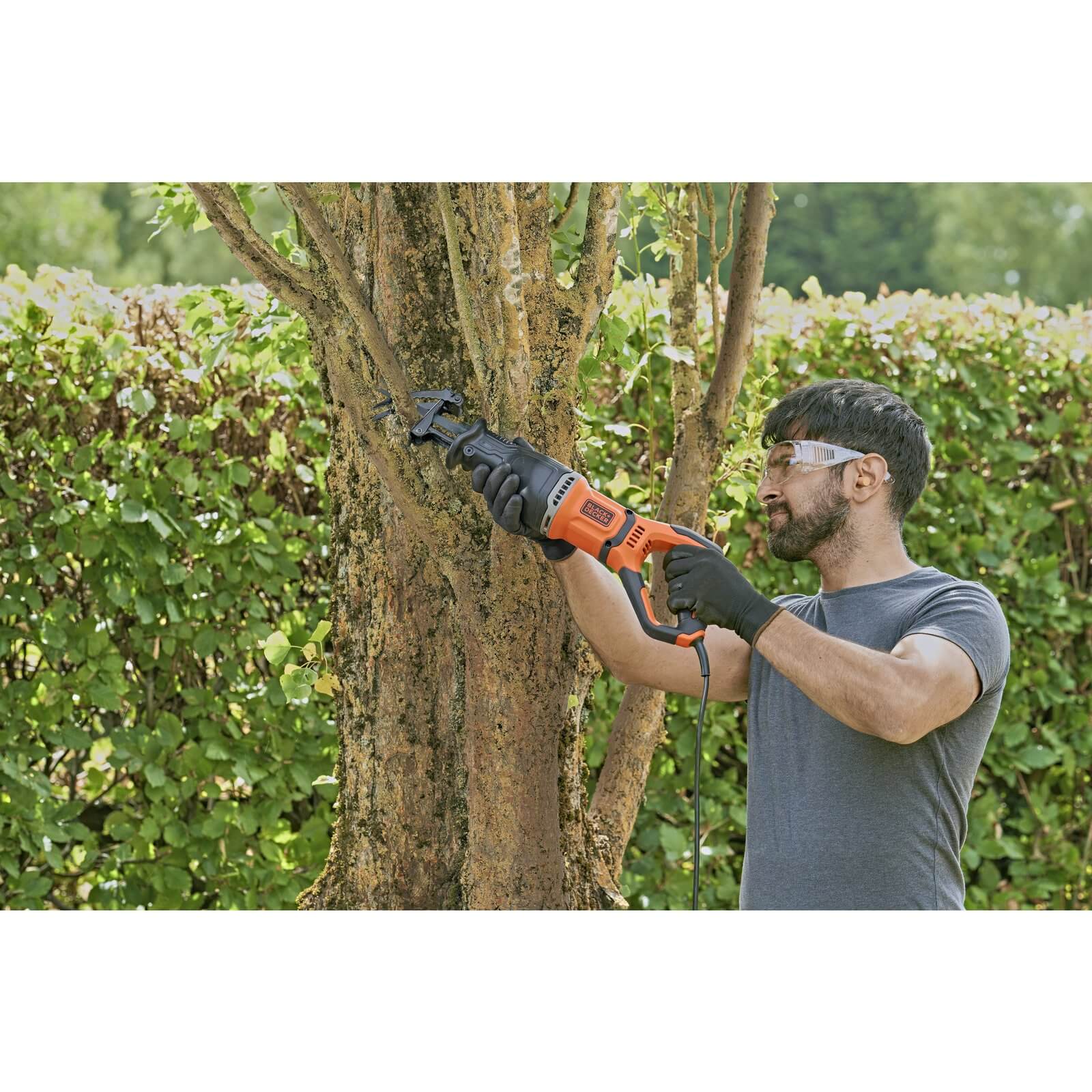 BLACK+DECKER 750W Corded Reciprocating Saw with Branch Holder and Blades (BES301-GB)