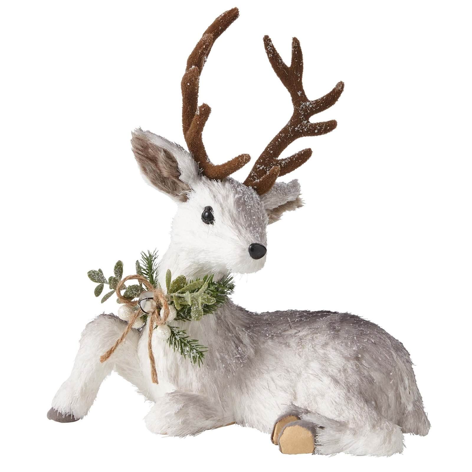 Sitting Reindeer With Wreath