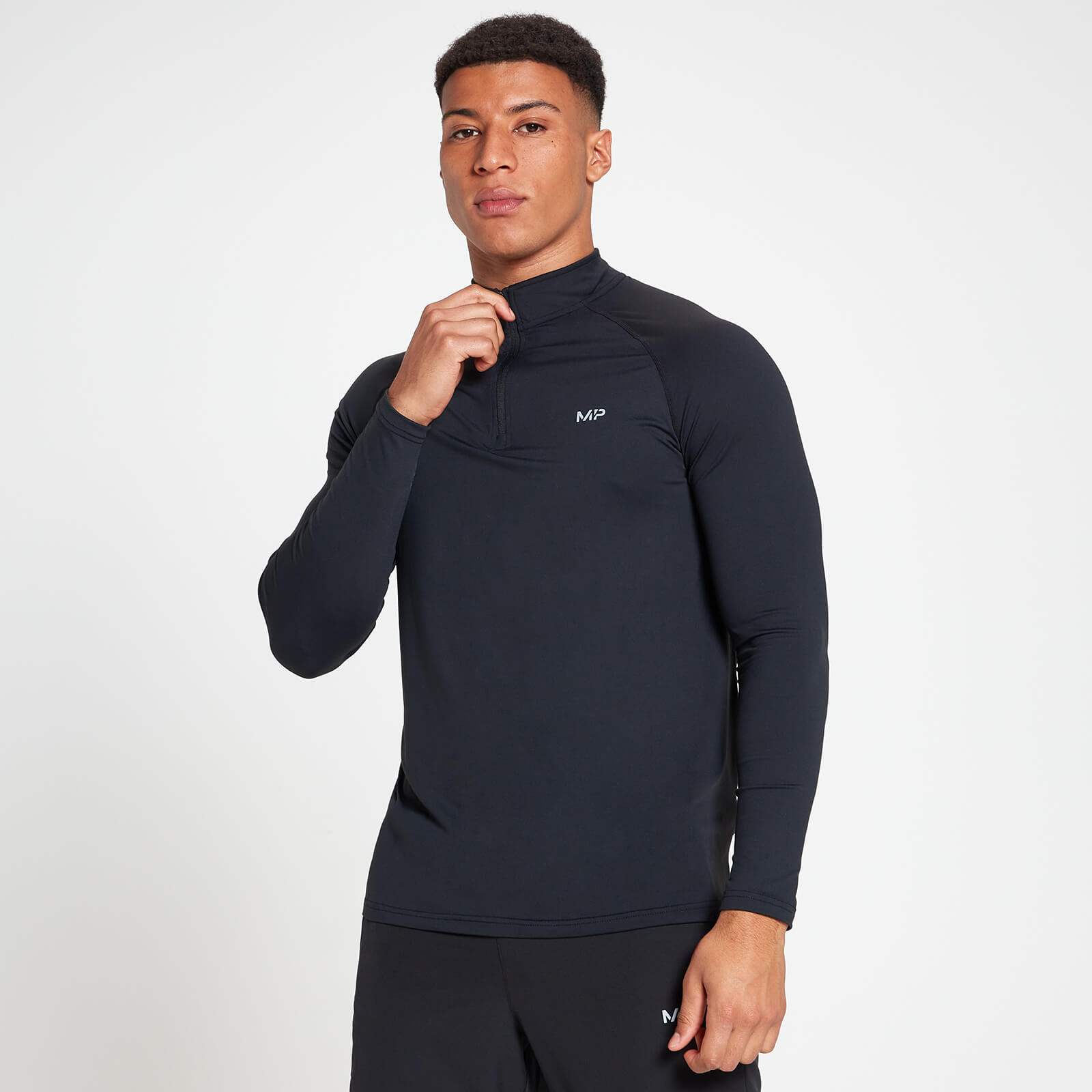 MP Men's 1/4 Zip Top Black MYPROTEIN