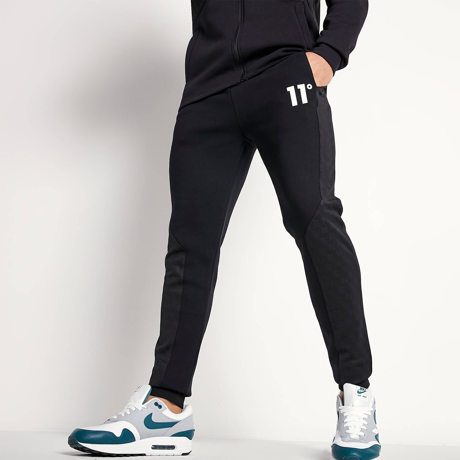 Nike air joggers in skinny fit 2025