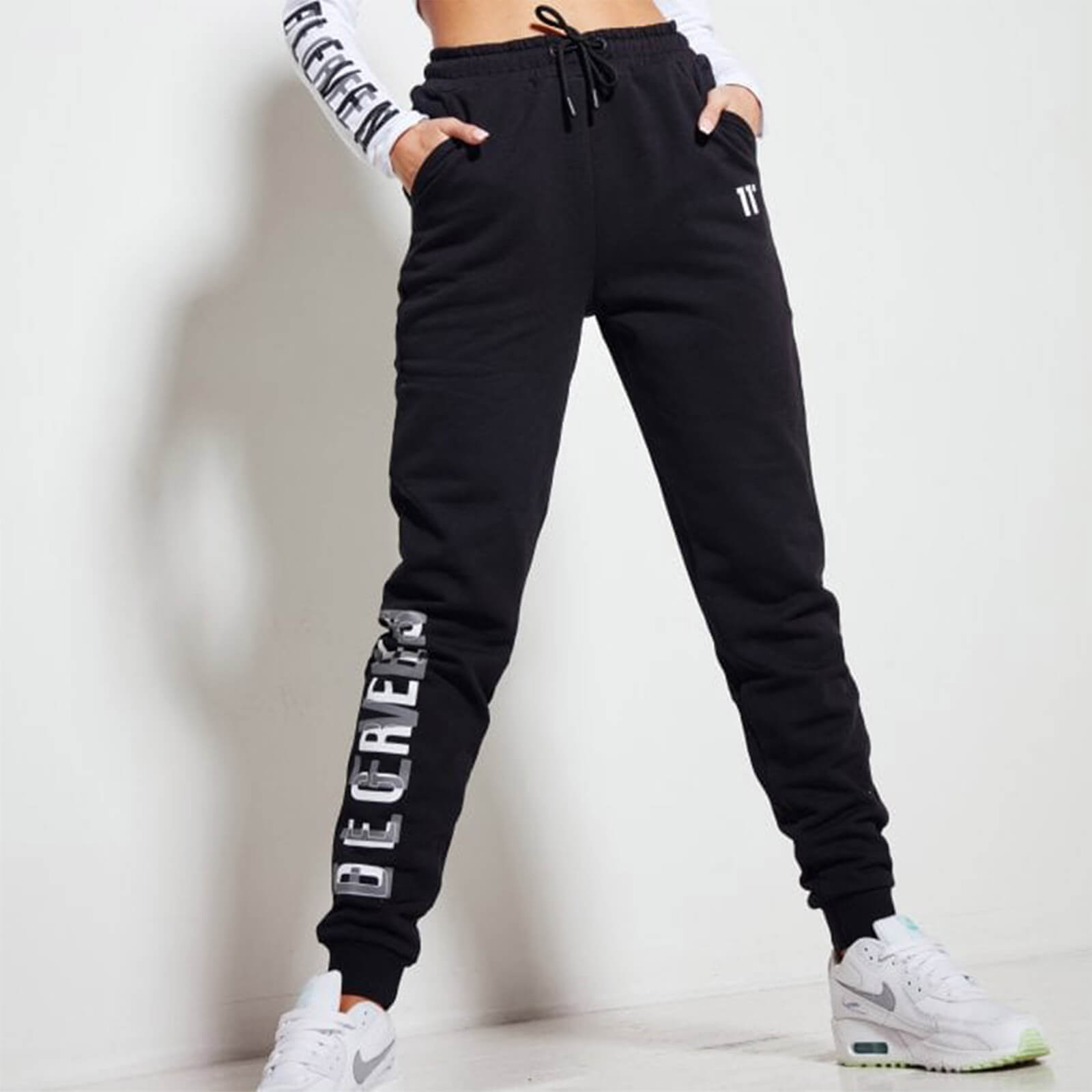 Black deals graphic joggers