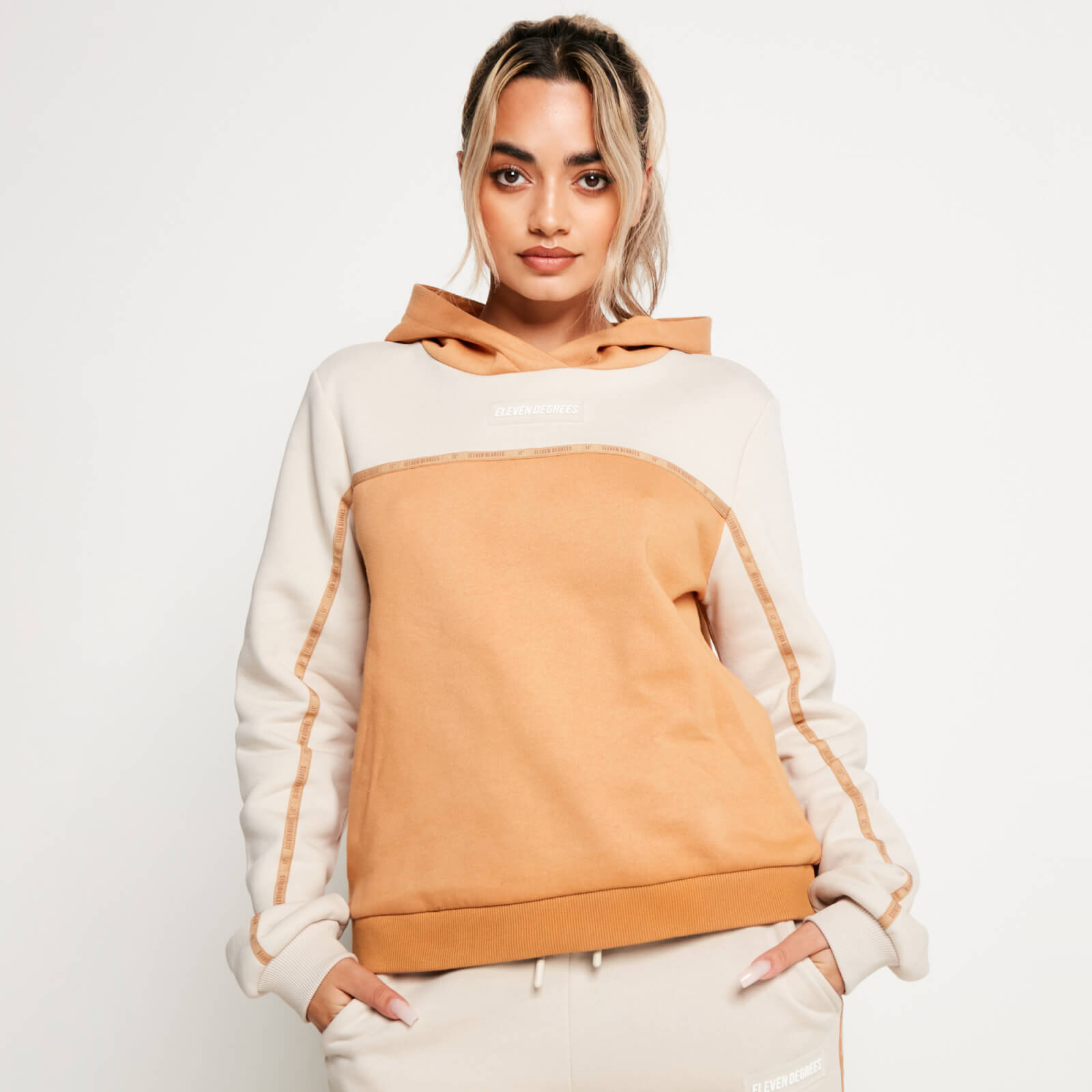 Sudadera sales color camel