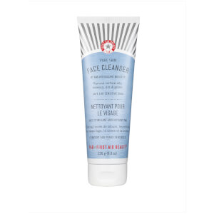 First Aid Beauty Face Cleanser Supersize - 226g