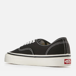 Vans style 44 dx top