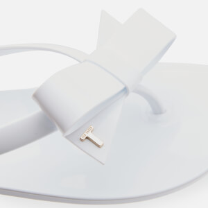 Ted baker 2025 white flip flops