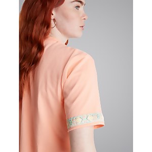 Unisex Tramantana Tee - Pink