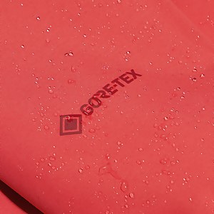 Women's Highraise Gore-Tex Jacket - Red
