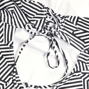 Formender bedruckter asymmetrischer Badeanzug für Damen Schwarz/Weiß