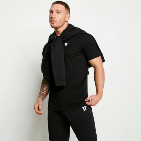 Essentials Set – Black