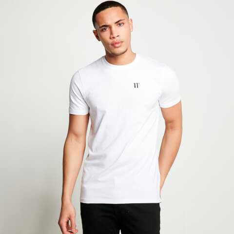 T-Shirt-Set (muskelbetonend) – dreimal weiß