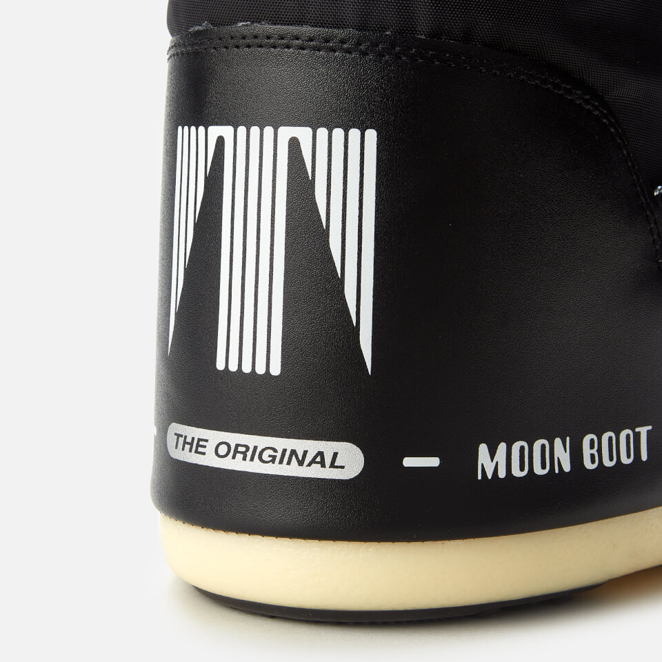Moon boots classic plus black on sale