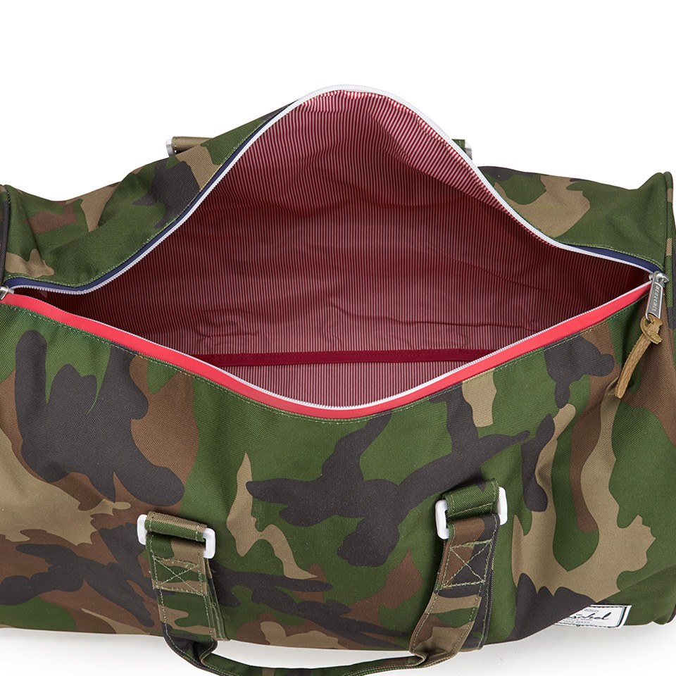 Herschel Supply Co.  Classics Novel Holdall - Woodland Camo/Navy & Red Zipper