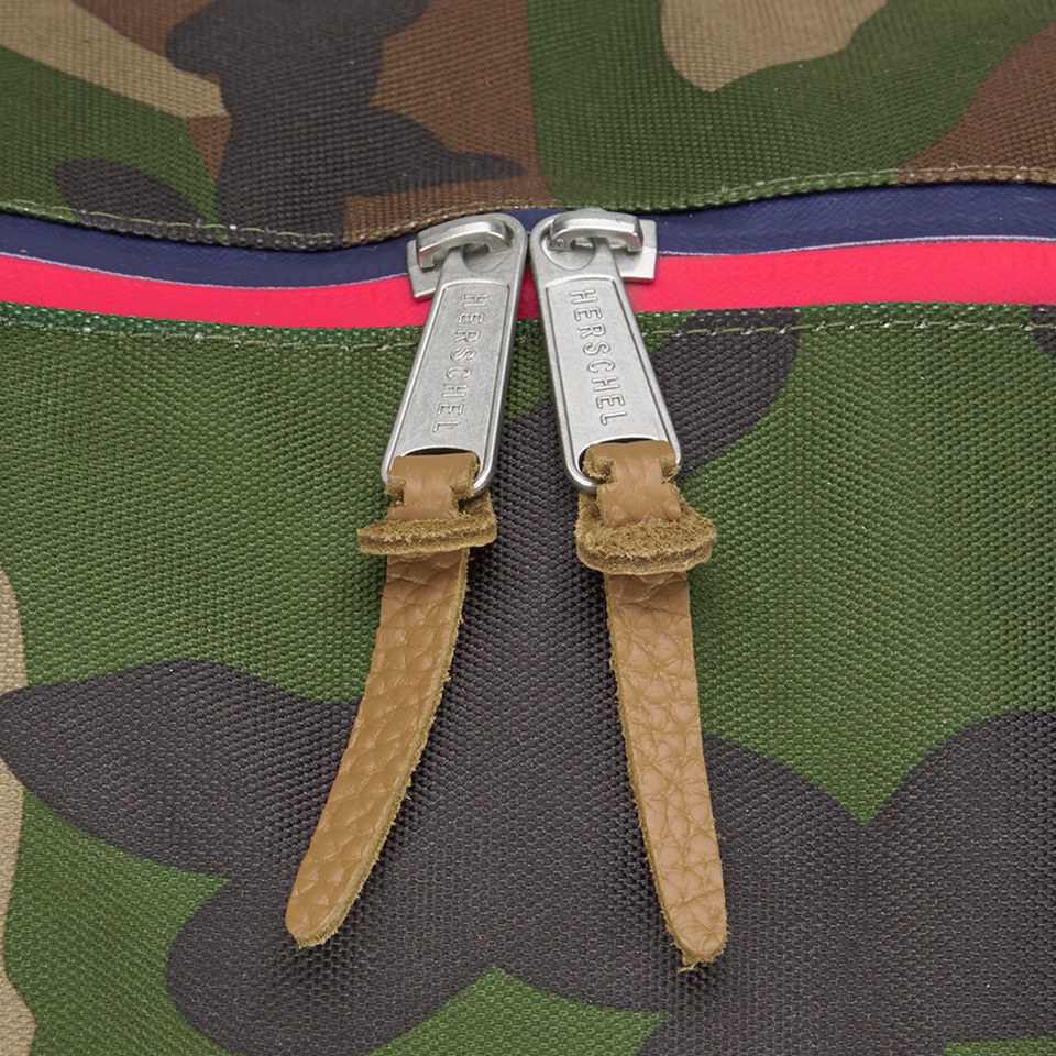 Herschel Supply Co.  Classics Novel Holdall - Woodland Camo/Navy & Red Zipper