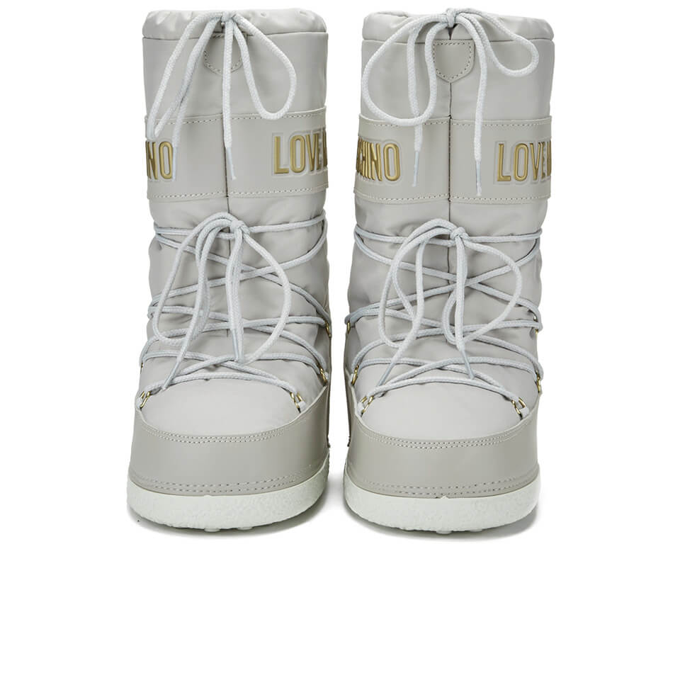 Love moschino silver moon boots 2025