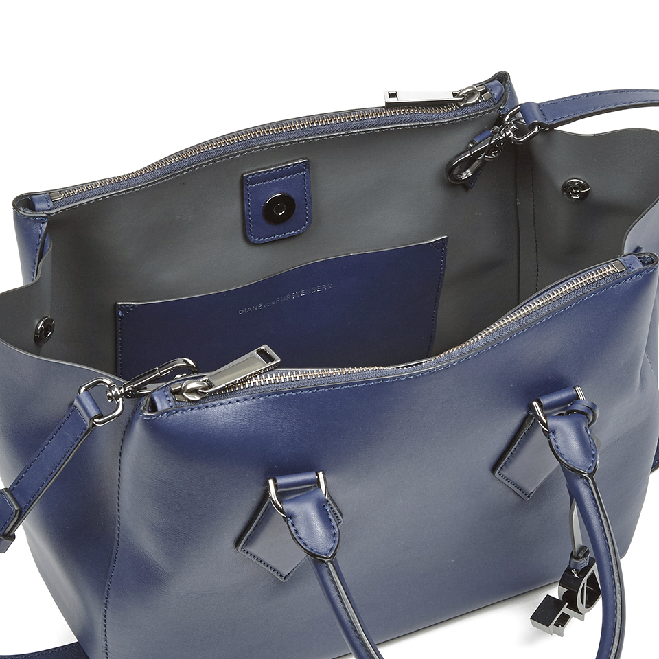 Diane von Furstenberg Women's Voyage Double Zip Leather Tote Bag - Navy