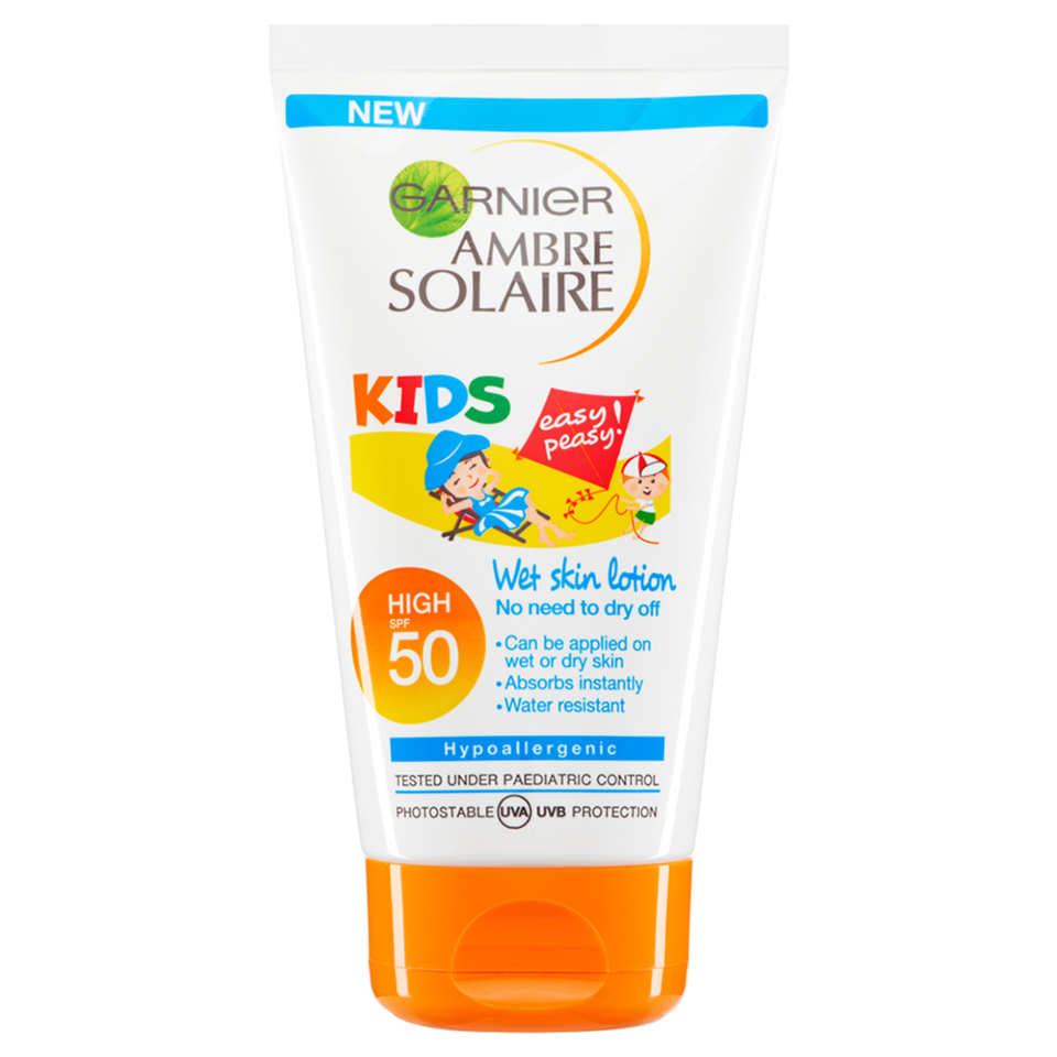 Loción protectora solar Ambre Solaire Kids Wet Skin Lotion SPF 50 de Garnier (150 ml)