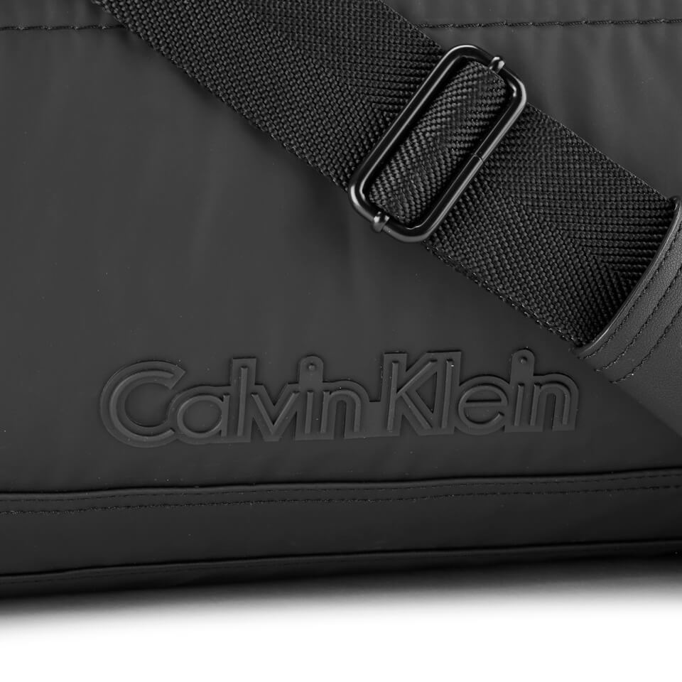 Calvin Klein Men's Metro Weekender Bag - Black