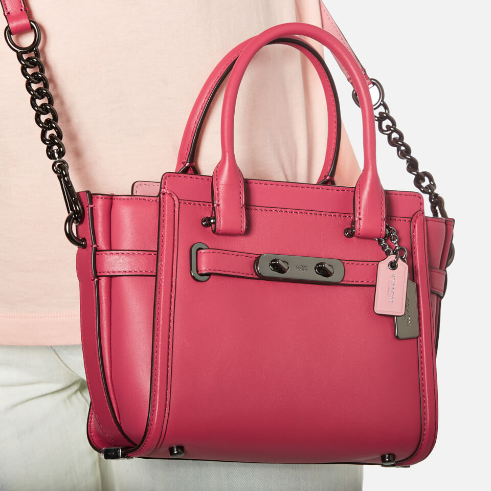 Coach swagger 21 size 2025