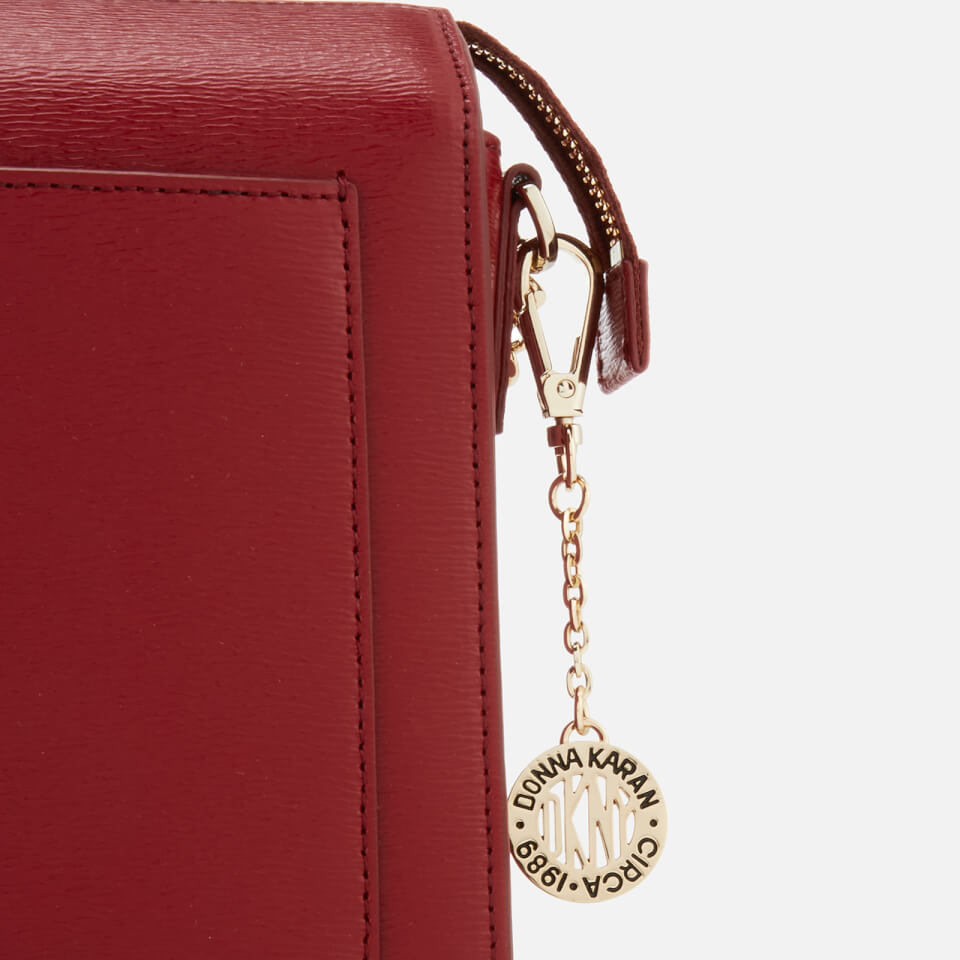 Dkny sutton chain medium tote hot sale