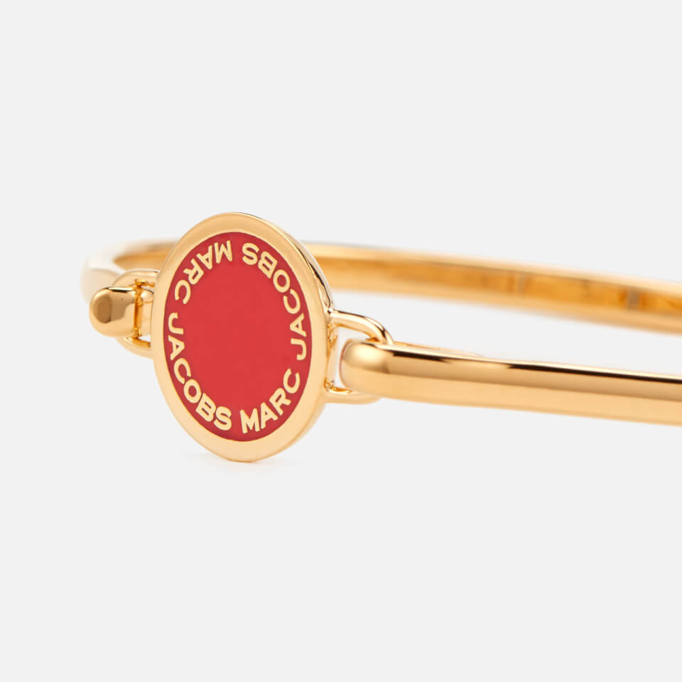 Marc Jacobs Women's Enamel Logo Disc Hinge Bracelet - Bisou Red