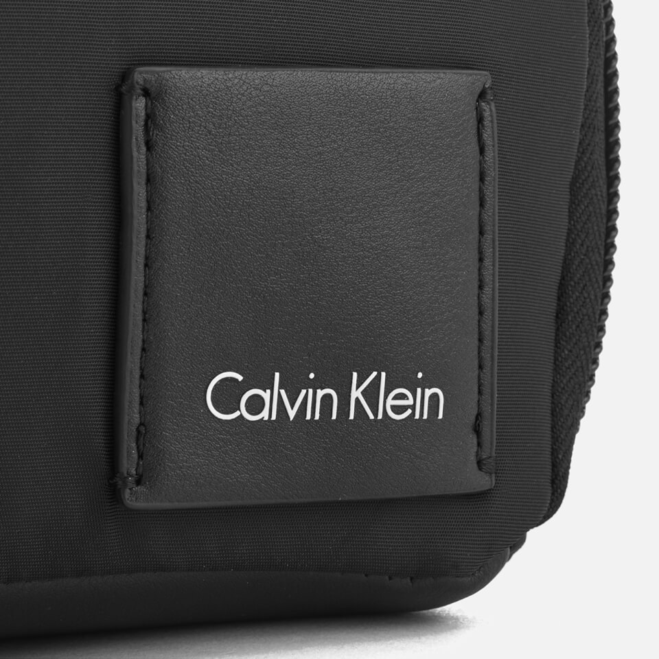 Calvin Klein Women's Fluid Small Cross Body Bag - Black