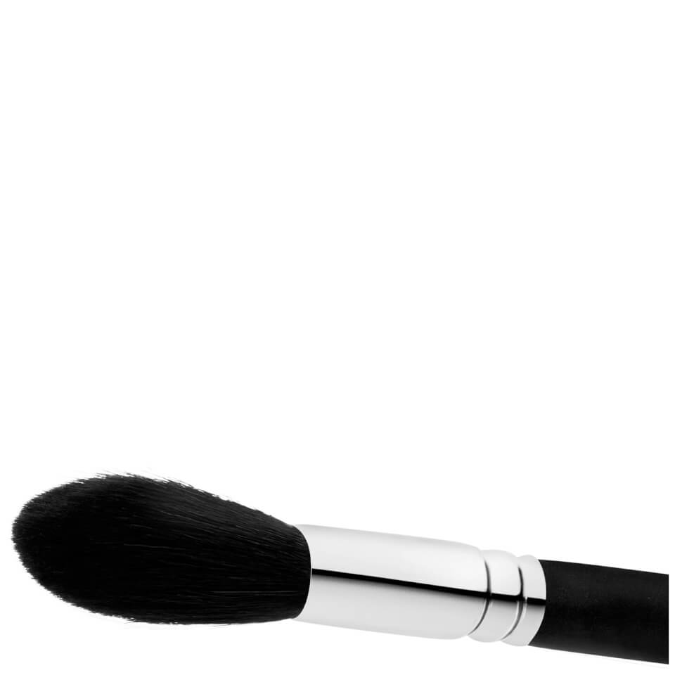 MAC 129Shs Powder/Blush Brush
