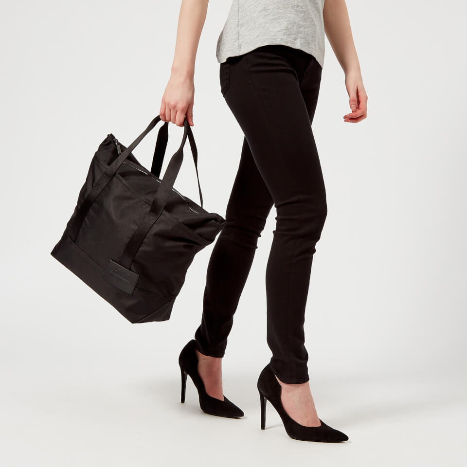 Calvin Klein Women's Sport Essential Carryall - Black