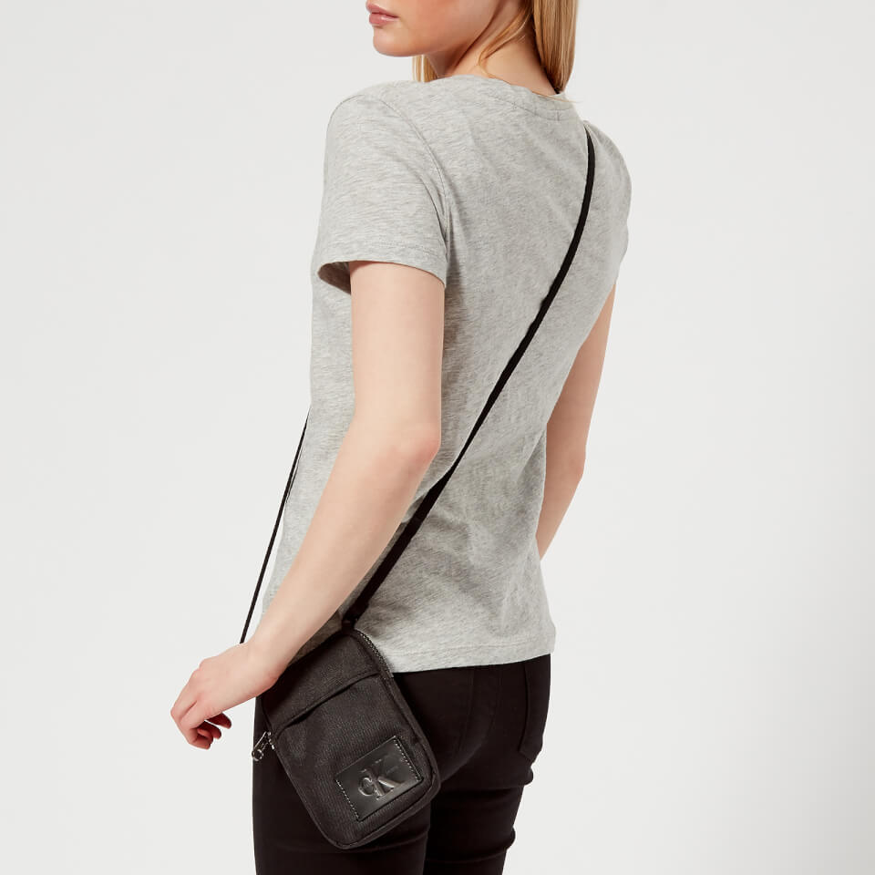 Calvin Klein Women's Sport Essential Phone Cross Body Bag - Black