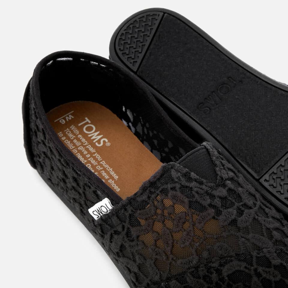 Toms black lace leaves 2025