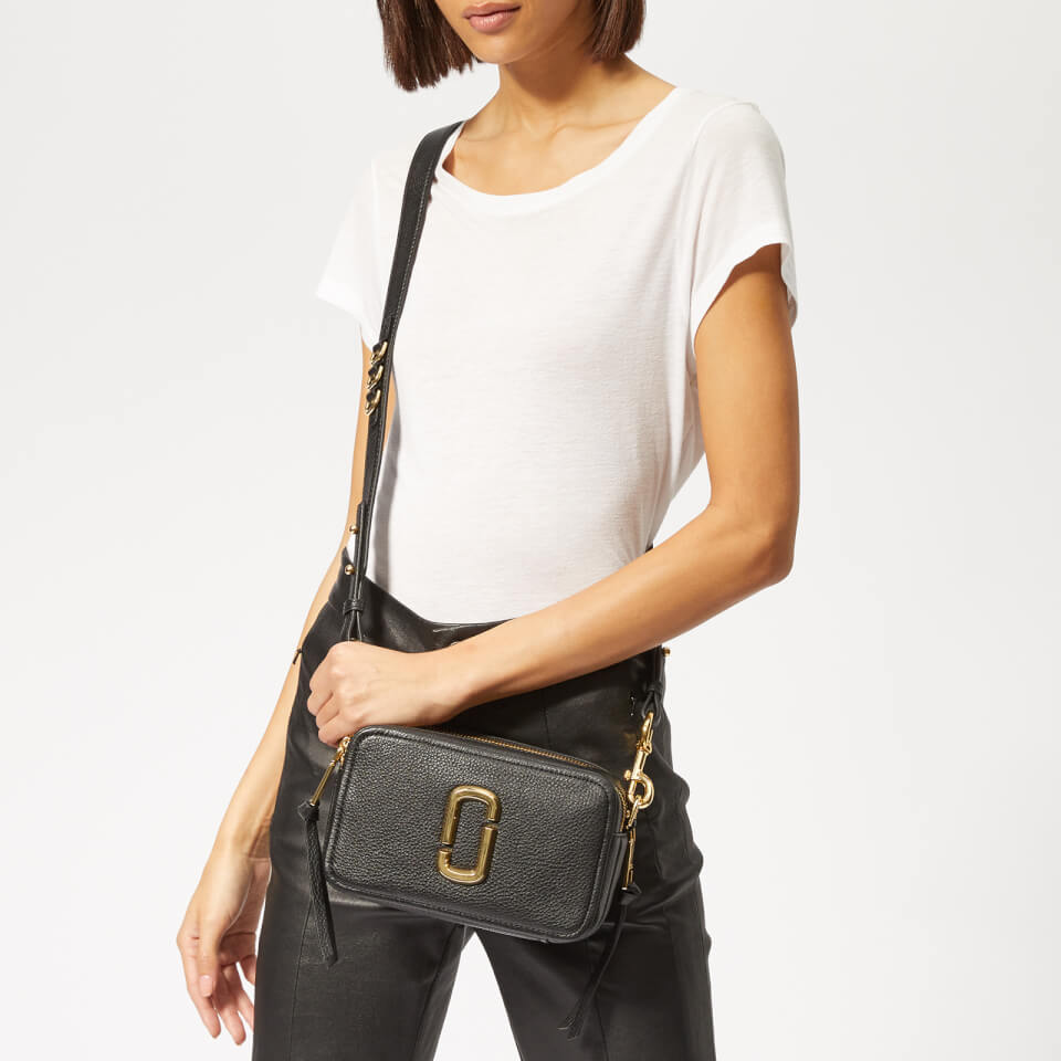 The Marc Jacobs Softshot 21 shoulder bag in taupe and black grained leather