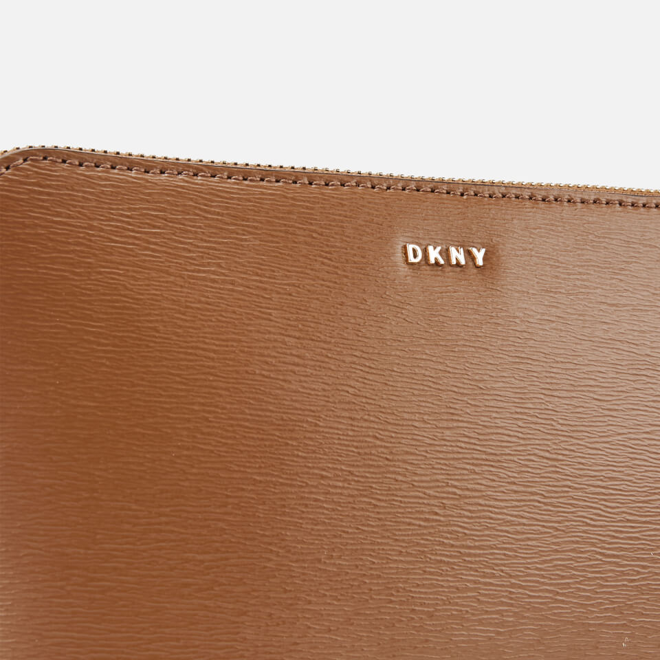 DKNY BRYANT-DOME CROSSBODY-SUTTON, Light brown Women's Cross-body Bags