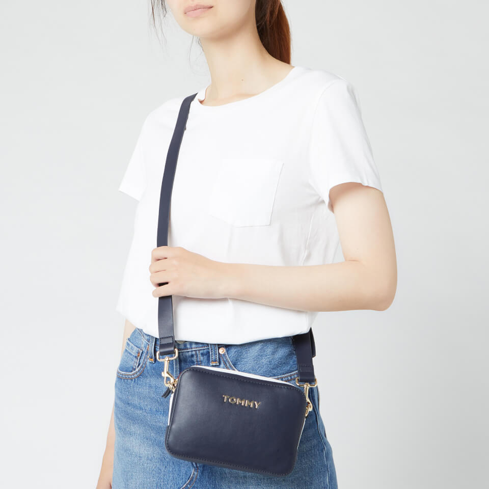 Tommy Hilfiger Women's Corporate Crossover Bag - Navy