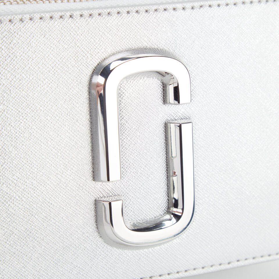 Marc Jacobs Women's Snapshot DTM Metallic Cross Body Bag - Silver