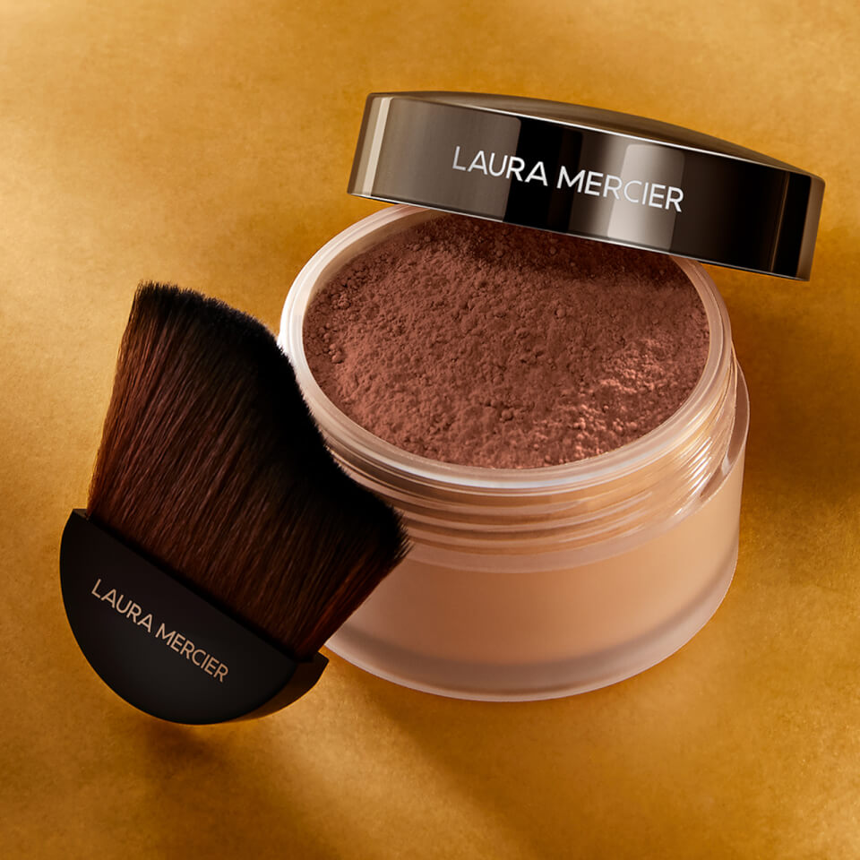 Laura Mercier Make it Glow Powder and Brush - Translucent Medium Deep